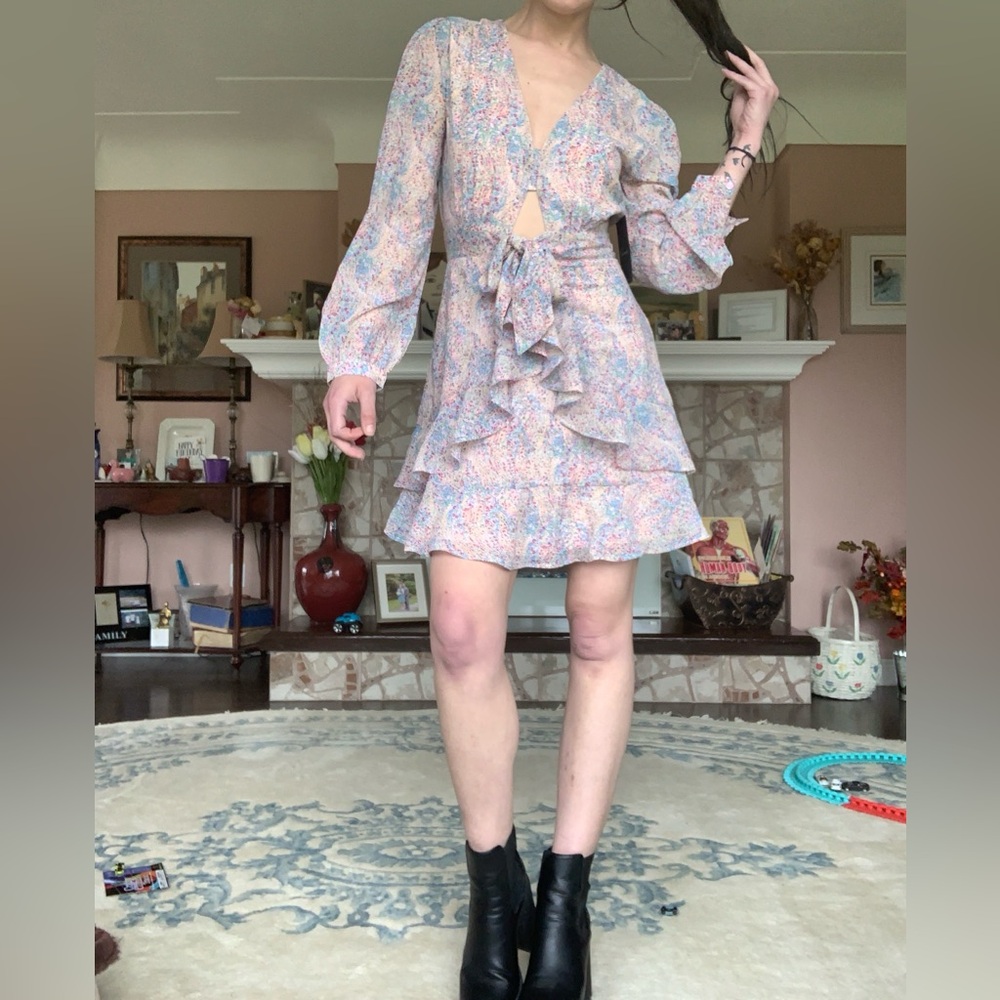 NWT Femme by Design floral keyhole dress